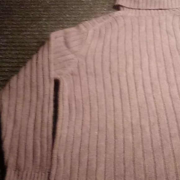 TURTLE NECK KNIT - Picture 6 of 6